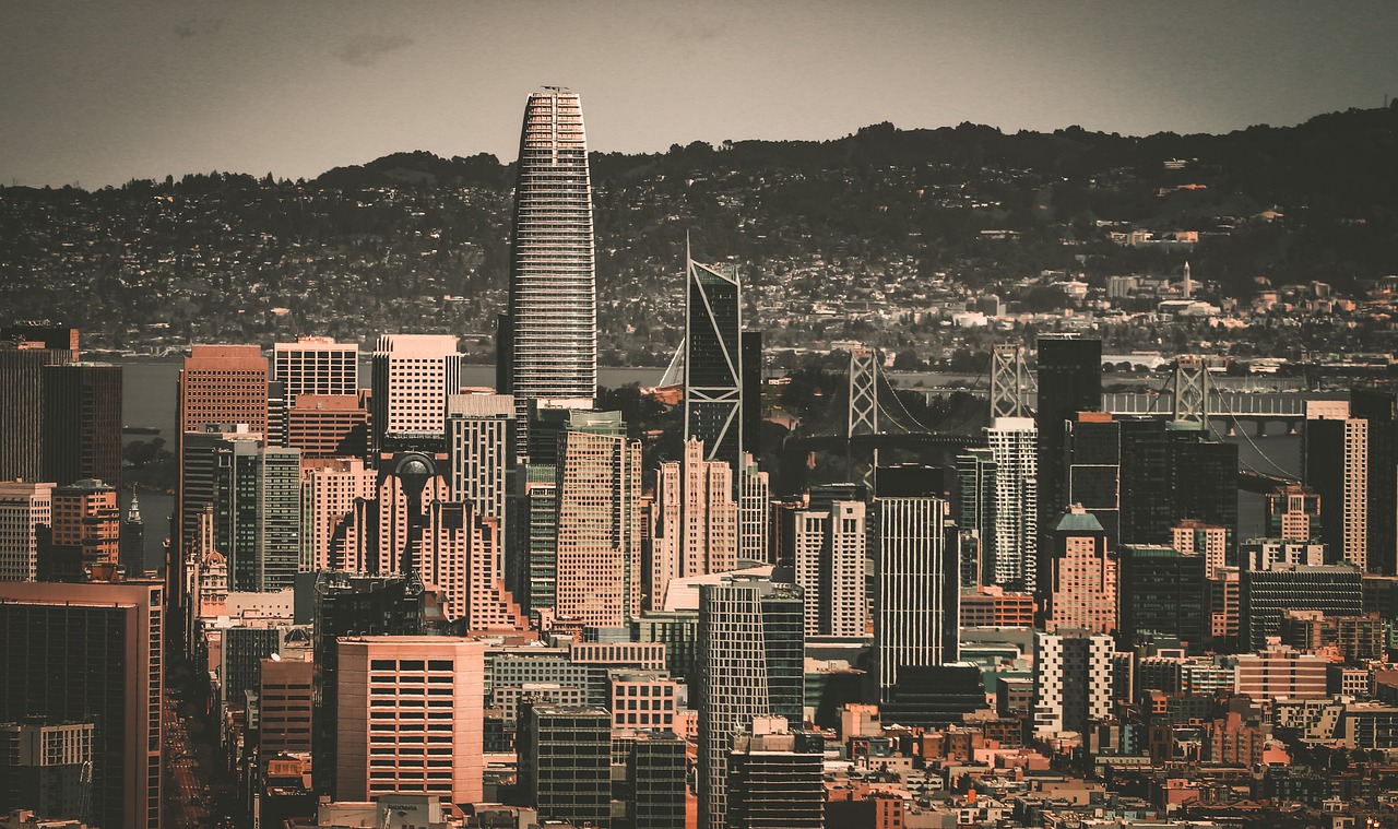 突出表现也 突出表现也